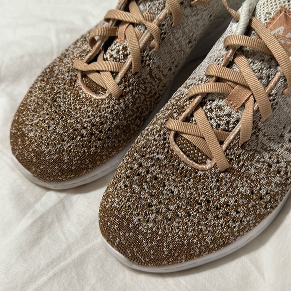APL ~ Sold Out Color Rose Dust & Metallic Nude ~ Size 7.5 ~ Tech Loomtracker - Picture 2 of 7